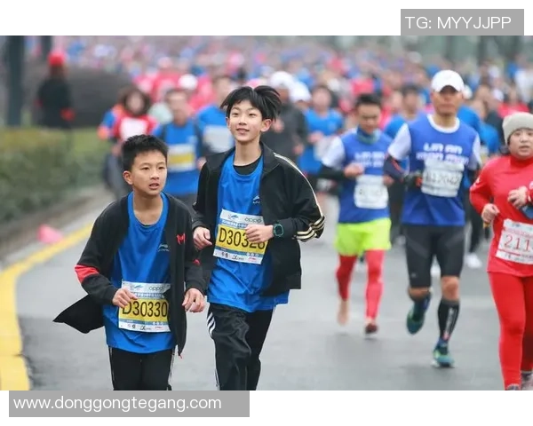 杭州城市马拉松精彩点评街舞队表现状态引人瞩目