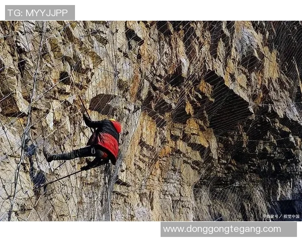 重庆攀岩队的力量与技巧分析:探索攀岩运动的魅力与挑战 重庆攀岩队的力量与技巧分析:探索攀岩运动的魅力与挑战